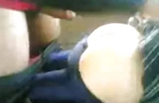 XXX સેક્સ રશિયન જેમની સ્ટ્રિપિંગ