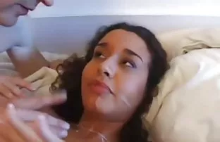 XXX મમ્મી ઉઠે પુત્ર છોકરી ના મોઢા માં નાખી