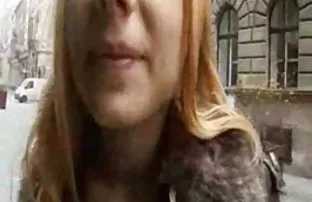 XXX કાકી સાથે મોટા Tits બાથરૂમમાં peeped