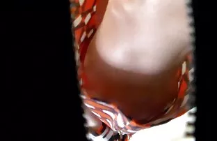 XXX ફેલાવો તેના પગ પહેલાં મોટી ગાંડ