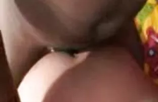 XXX સોનેરી સાથે વિશાળ ડિંટ્ડી sucks અને Fucks માટે થોડા બક્સ