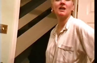 XXX સોનેરી પુત્રી સાથે Fucks પિતા